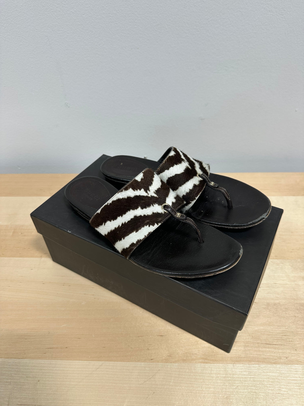 Vintage GUCCI Zebra Print Calf Hair Leather Thong Slide Sandals - Black/White - Size 7.5B