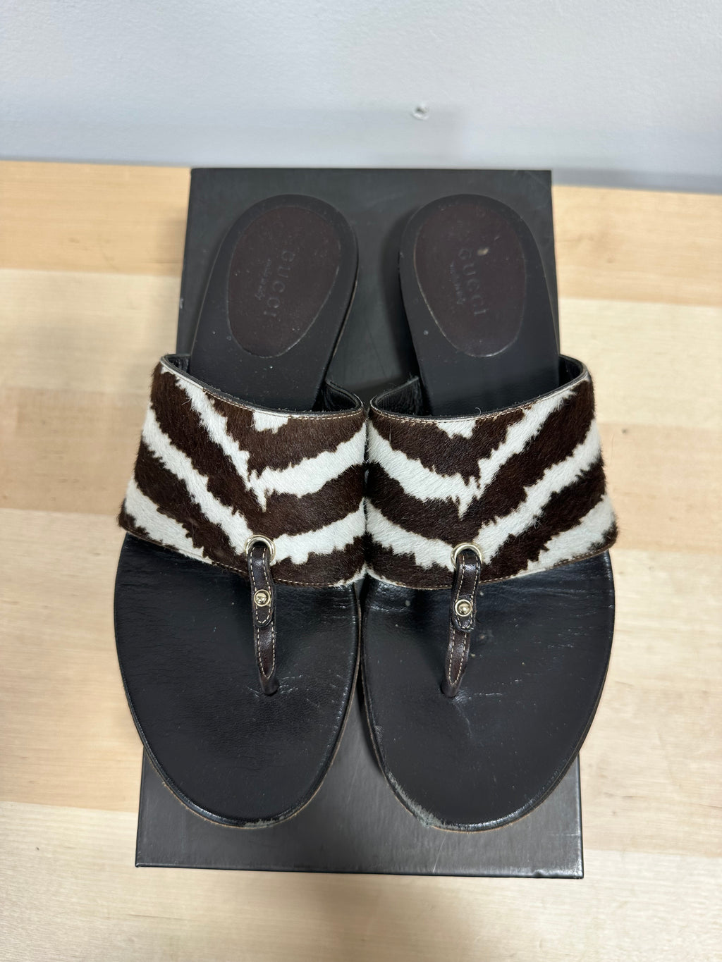 Vintage GUCCI Zebra Print Calf Hair Leather Thong Slide Sandals - Black/White - Size 7.5B