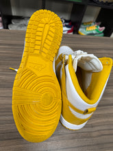 Load image into Gallery viewer, Nike Dunk High Dark Sulfur Sz 10M/12.5W NO BOX
