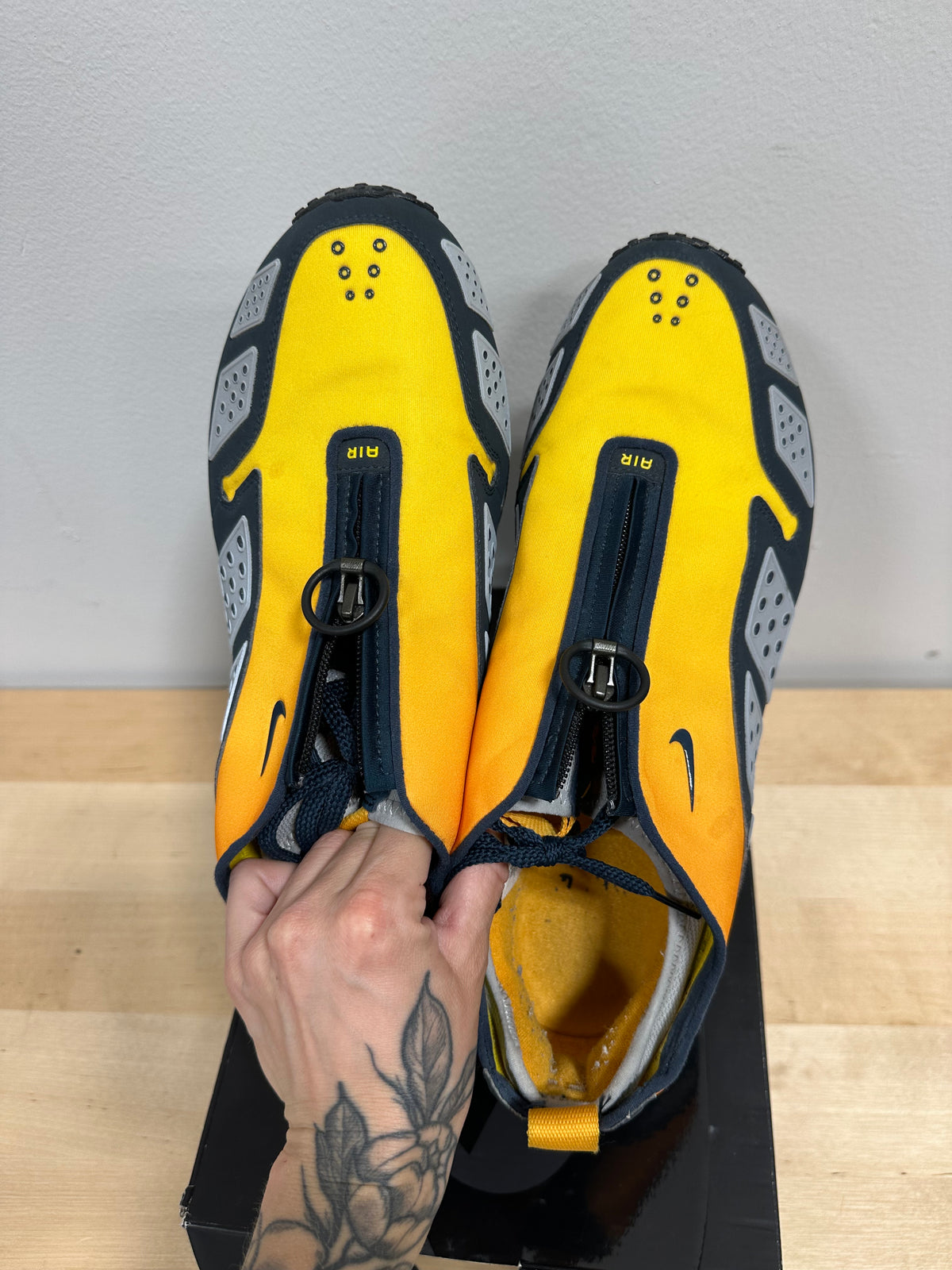 Nike Air Max SNDR "Canyon Gold" Zipper Shroud Sneakers - Black/Yellow Men's sz 12