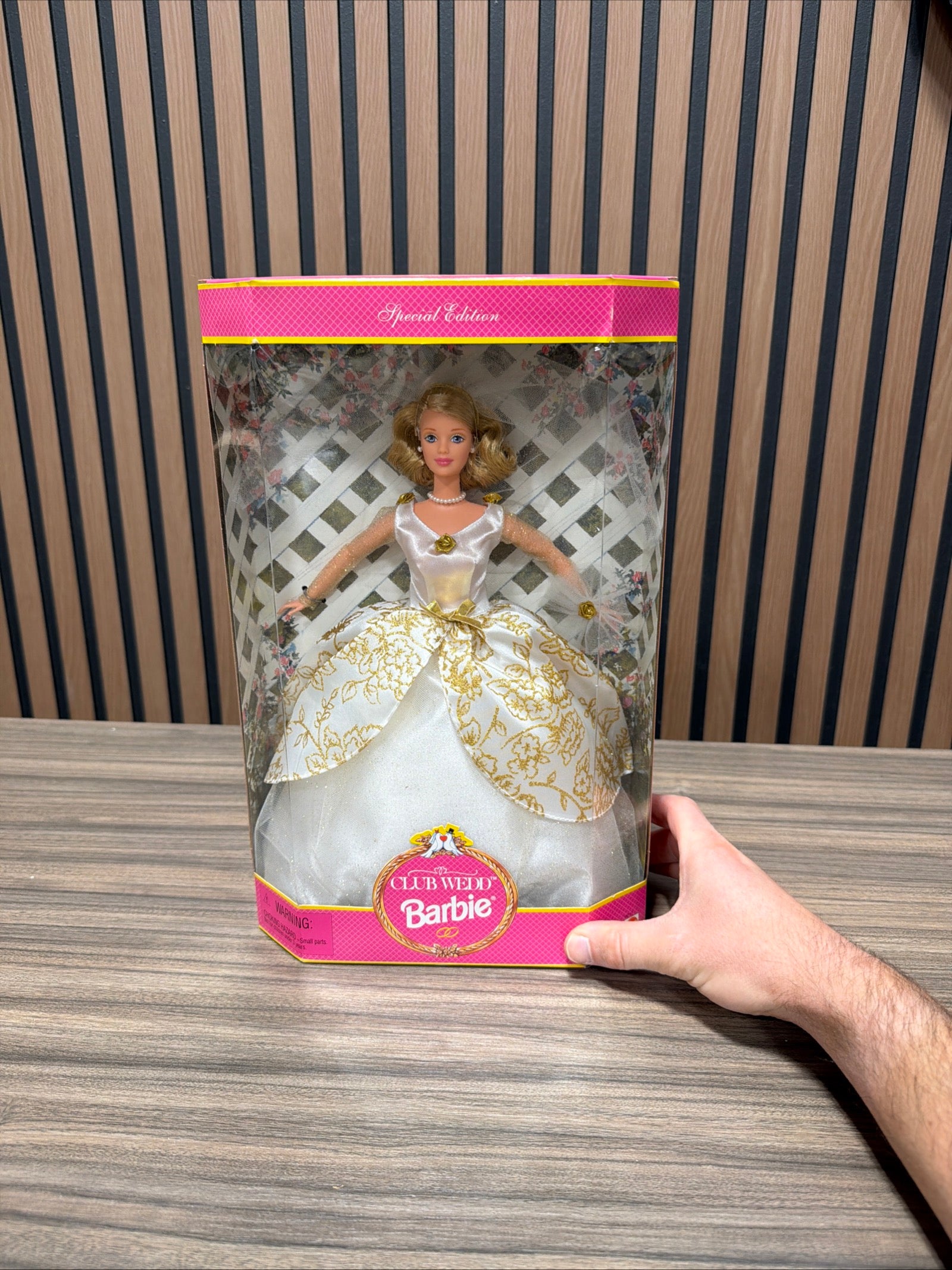 1997 Club Wedd Barbie doll
