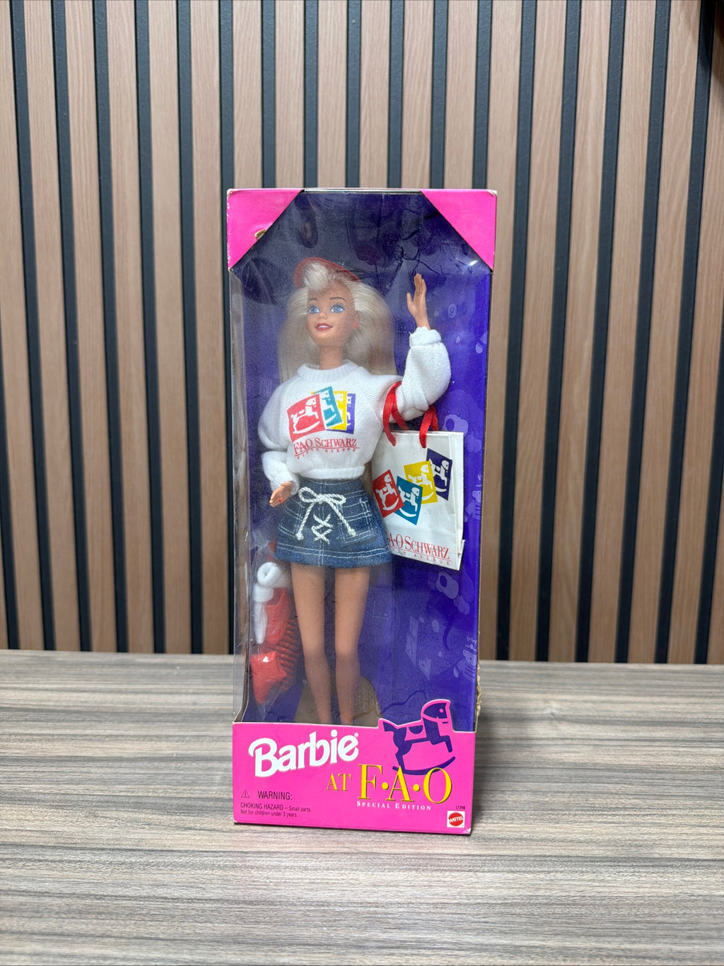 Barbie Shopping at FAO Fifth Avenue Doll Special Edition 1996 Mattel #17298