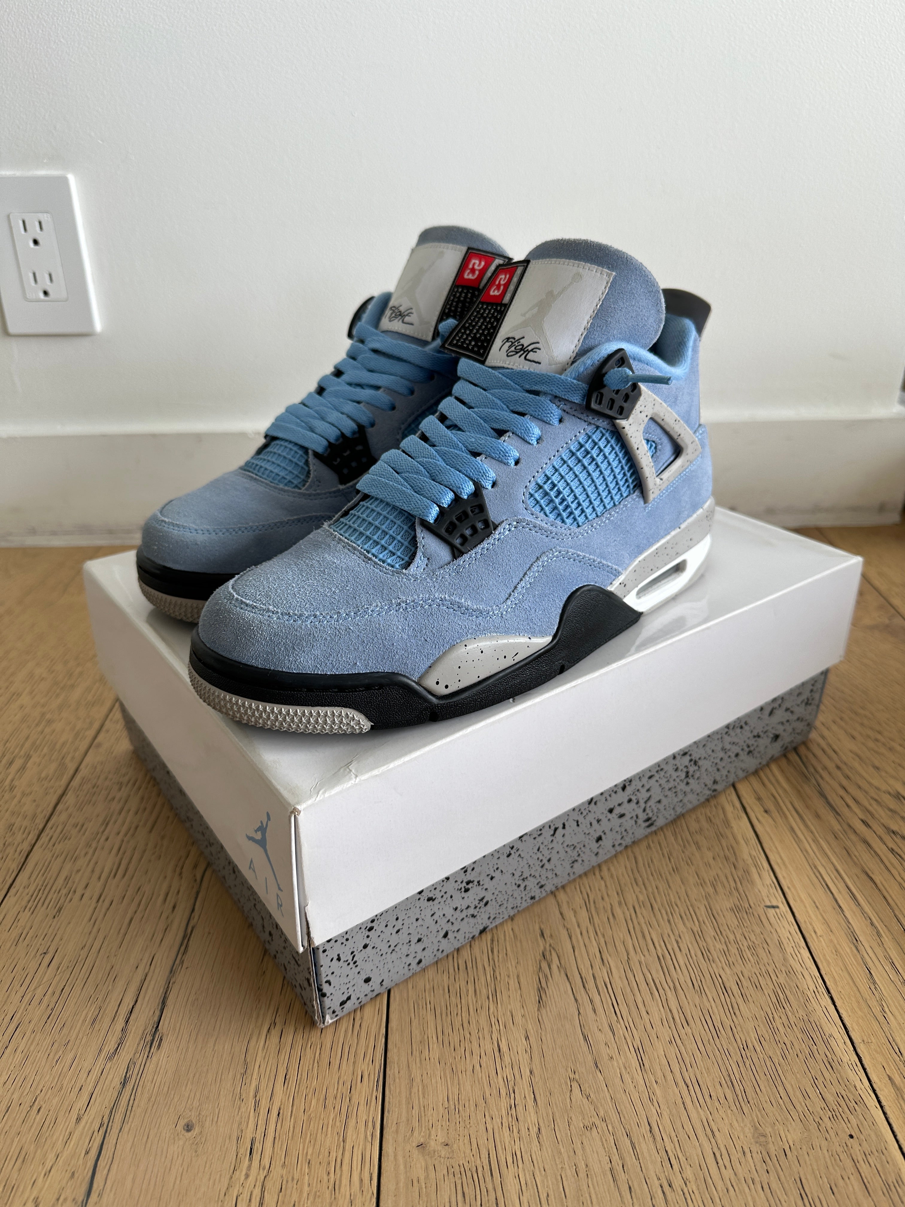 Jordan 4 Retro University Blue sz 9
