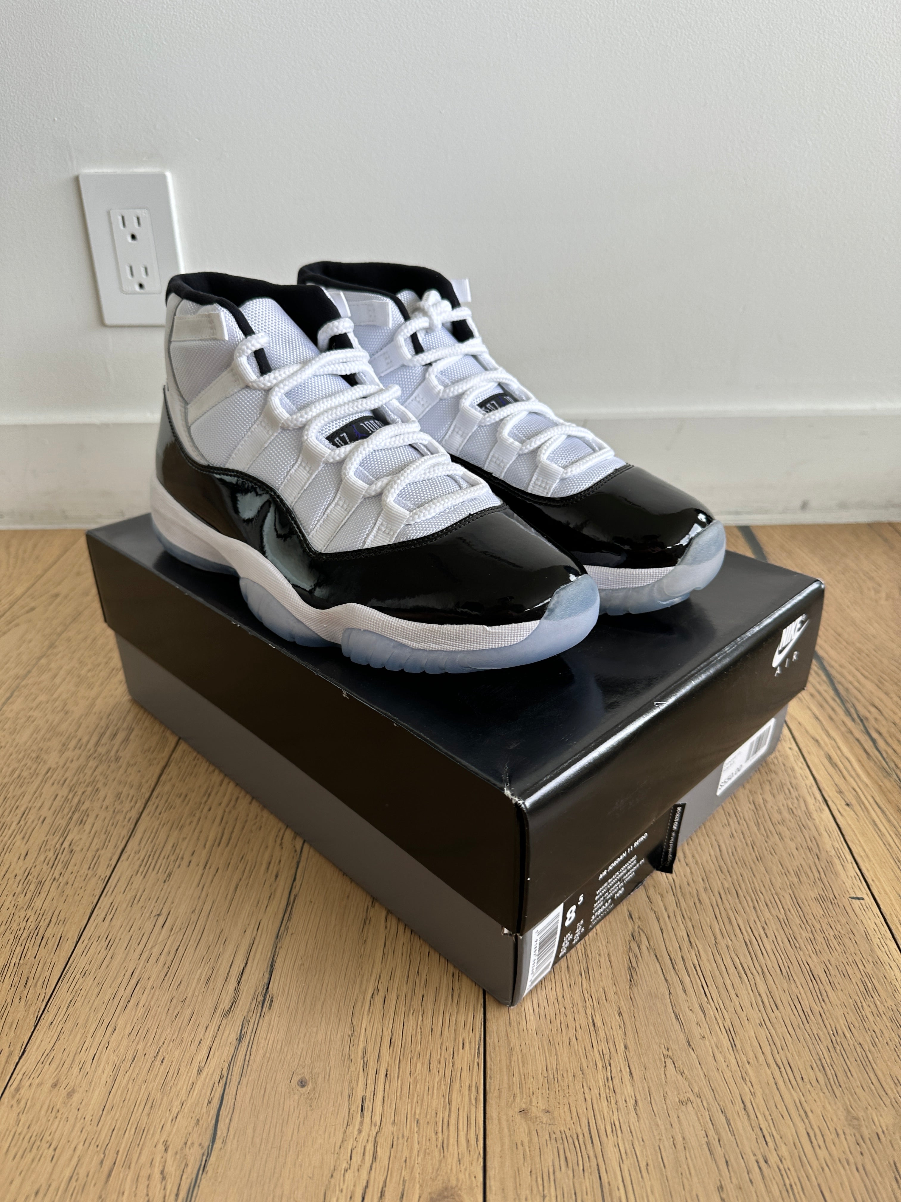 Jordan 11 Retro Concord Sz 8.5