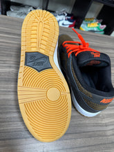Load image into Gallery viewer, Nike SB Dunk Low Giraffe Sz 10.5 NO BOX
