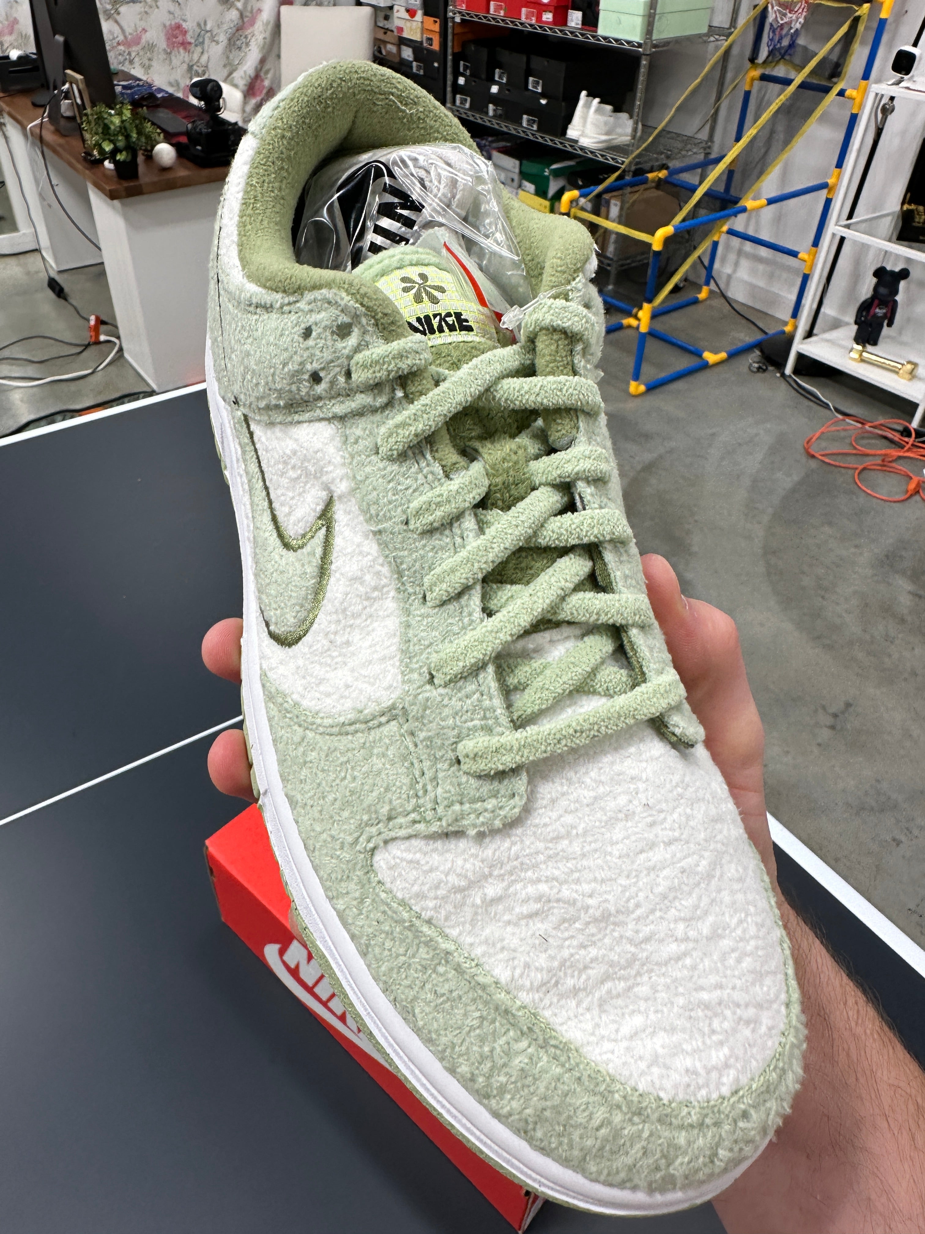 Nike Dunk Low Honeydew Sz 8.5M (10W)