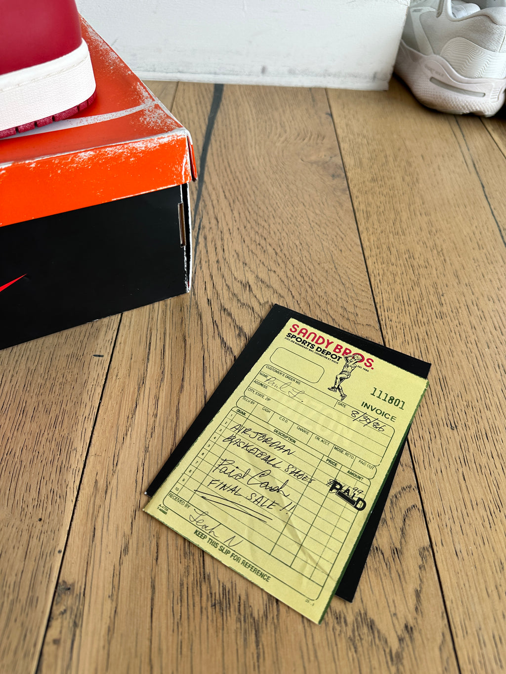Jordan 1 Chicago Lost and Found Sz 12