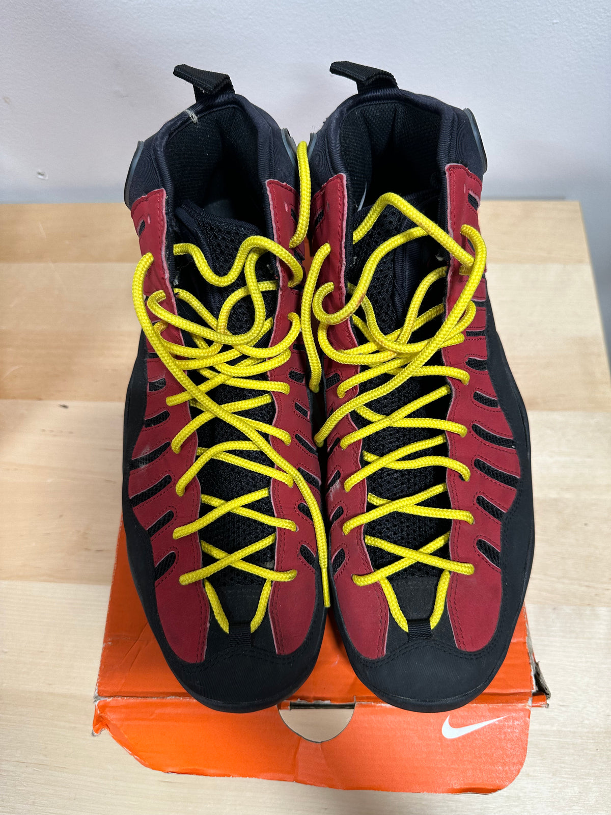 Vintage 2009 Nike Air Bakin' OG Hardaway Varsity Red Black - Men's Size 12 (Shoes Only)