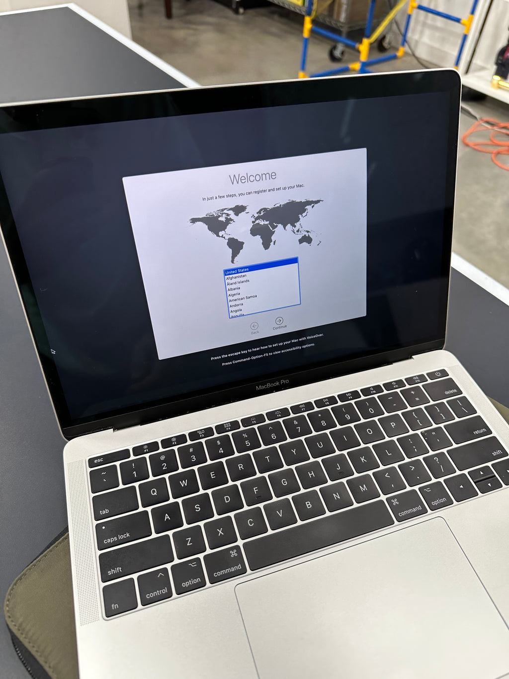 2017 MacBook Pro (13-Inch) 2.3 dual Core Intel i5