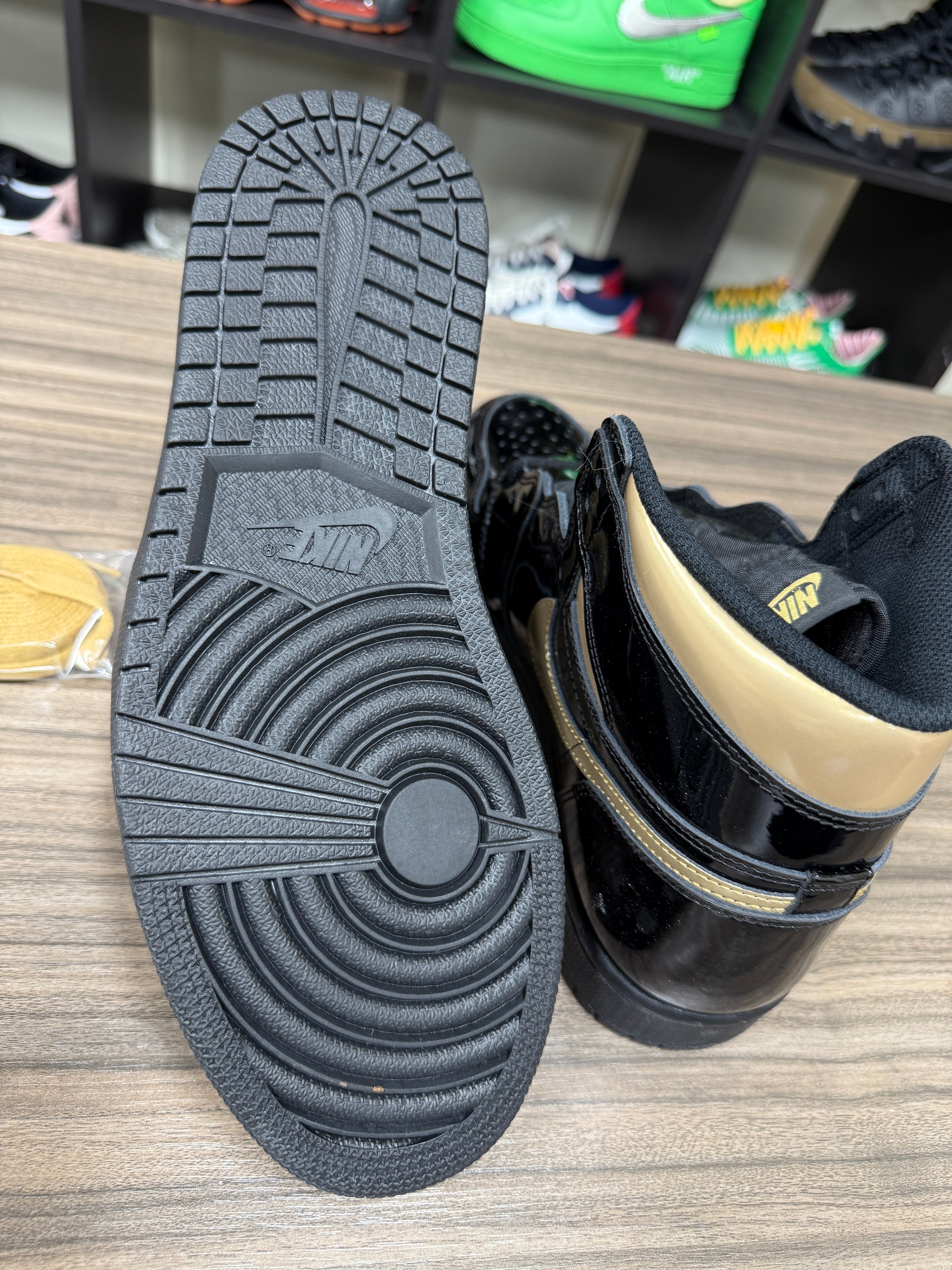 Jordan 1 Retro High Black Metallic Gold (2020) NO BOX