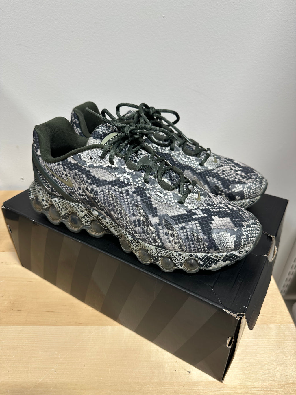 Nike Air Max Dn PRM "Snakeskin" Medium Olive - Men's 12 / Women's 13.5 - HV8476-300 (With Box)