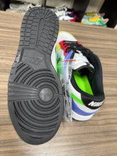 Load image into Gallery viewer, Nike Dunk Low Green Strike Sz 10.5M No Box
