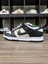 Load image into Gallery viewer, Nike SB Dunk Low Supreme Black Sz 10.5 NO BOX
