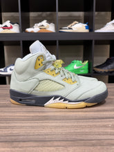 Load image into Gallery viewer, Jordan 5 Retro Jade Horizon Sz 10.5
