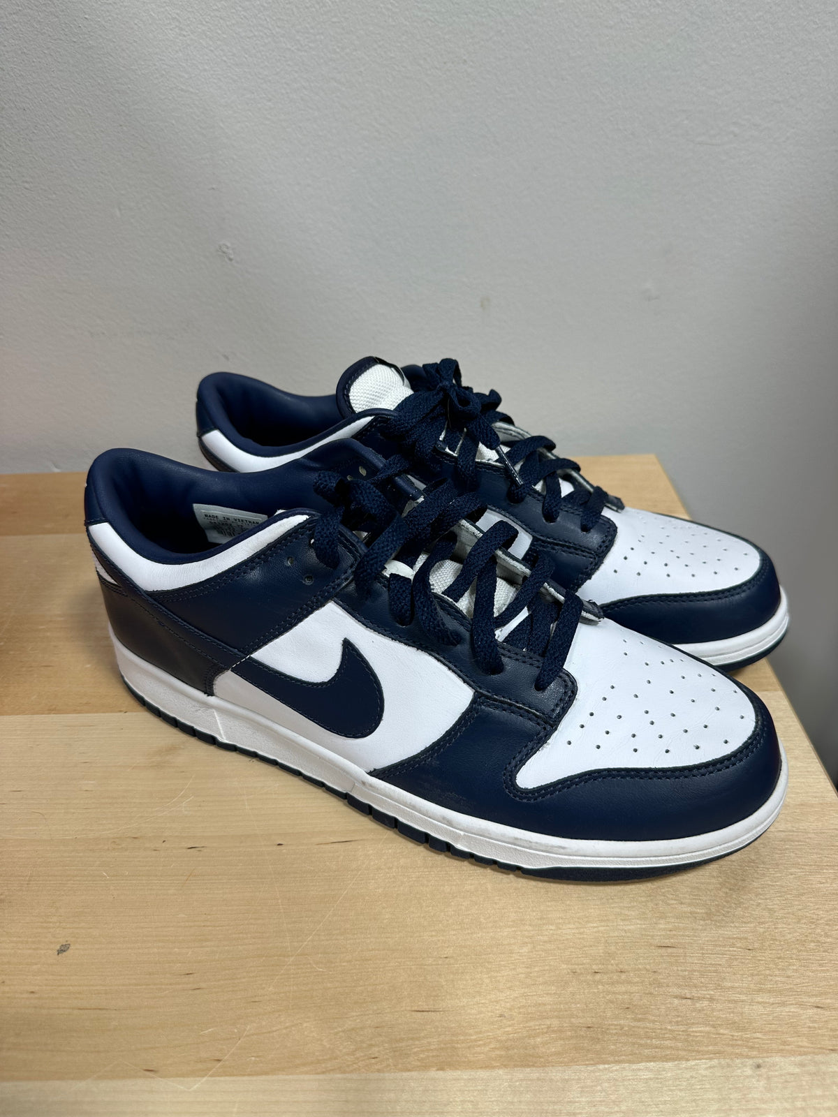 Vintage 2004 Nike Dunk Low Pro "Midnight Navy" - Men's Size 10.5 - 304714-142 (Shoes Only)