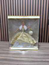 Load image into Gallery viewer, Holiday Celebration Special Edition 2000 Barbie Doll
