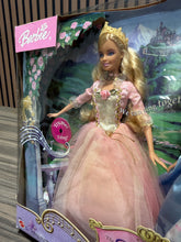 Load image into Gallery viewer, Barbie as The Princess and the Pauper Princess Anneliese and Erika Musical Gift Set 2004
