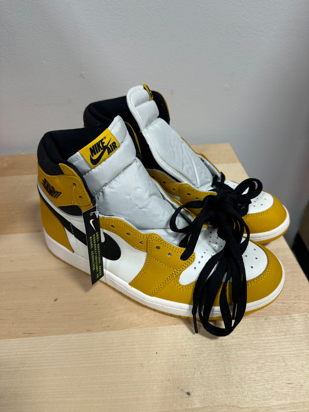 Air Jordan 1 Retro High OG "Yellow Ochre" Black White - Men's Size 10.5 - DZ5485-701 (Deadstock / New)