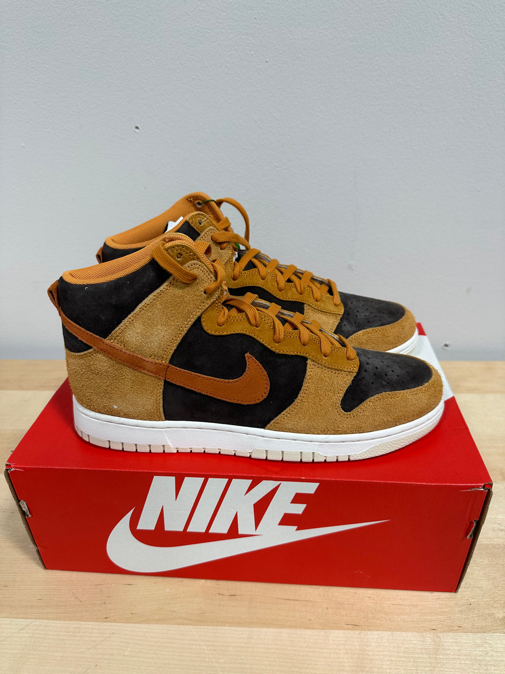Nike Dunk High Retro PRM "Dark Curry / Russet" Suede - Men's Size 10.5 - DD1401-200 (With OG Box)