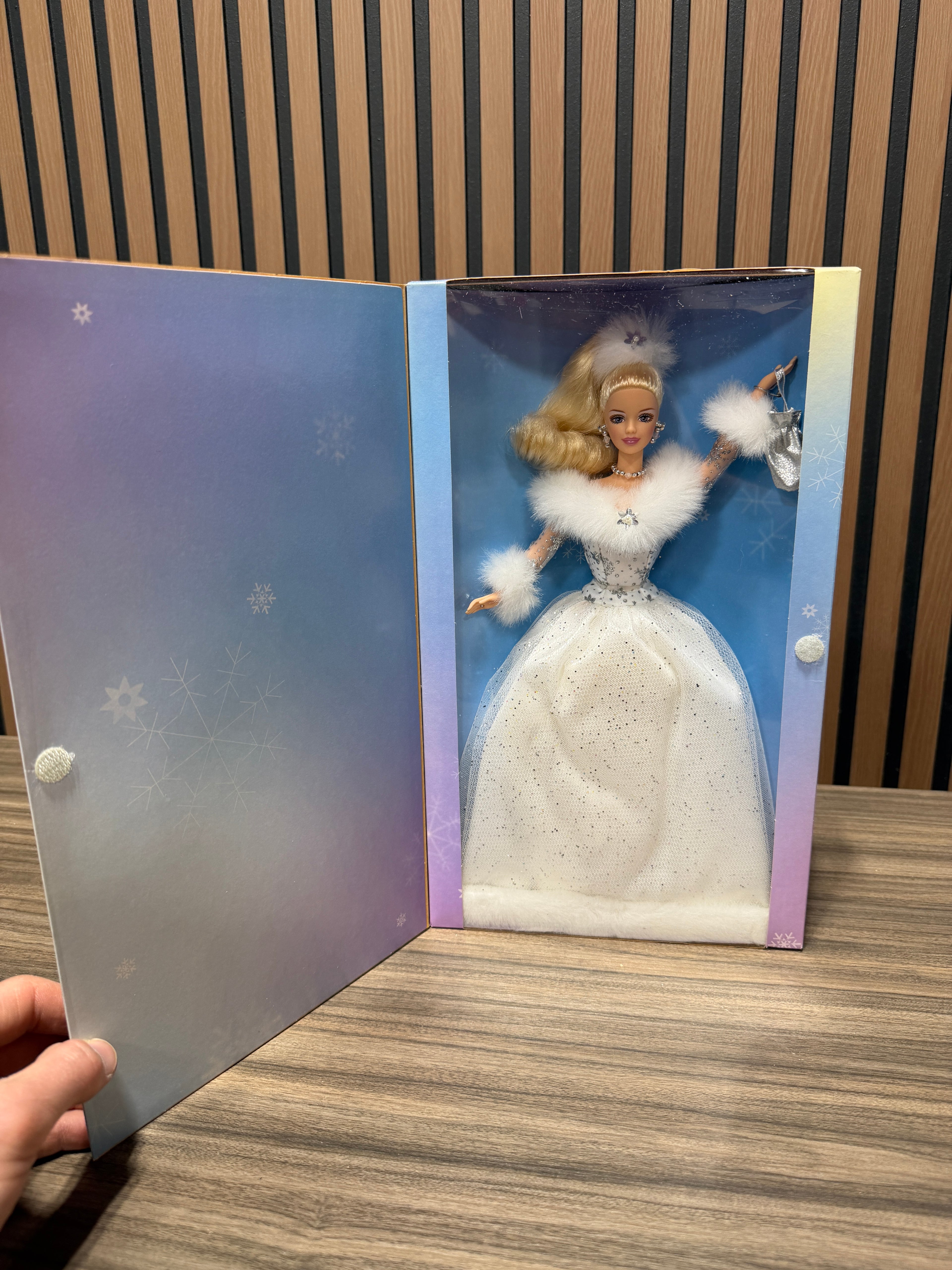Winter's Reflection Barbie Doll Blonde Caucasian 2002 Mattel #55682