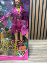 Load image into Gallery viewer, Scooby Doo Barbie as Daphne 2001 MATTEL 55887 Vintage - New in Box1
