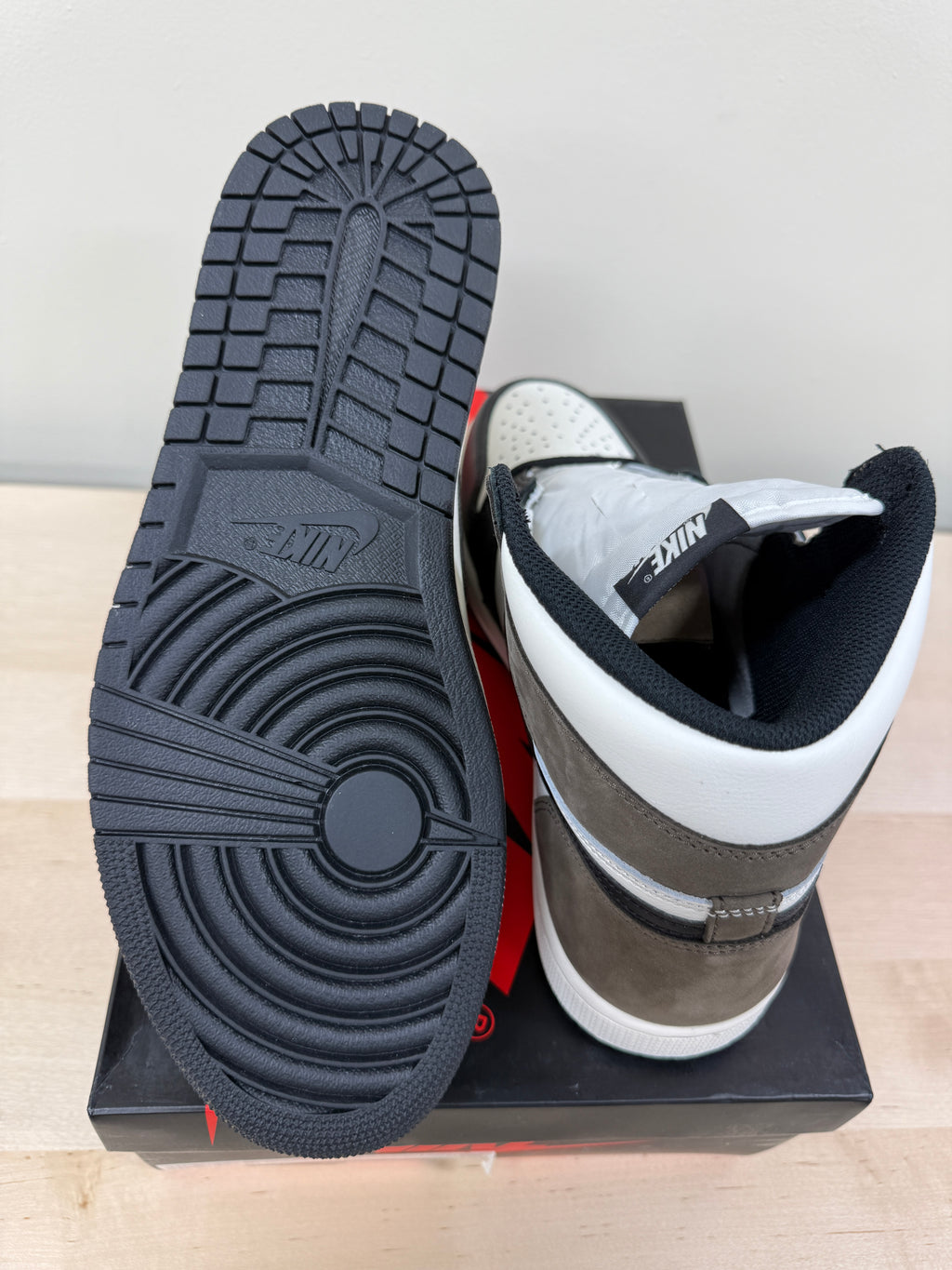 Jordan 1 High Mocha Sz 10.5