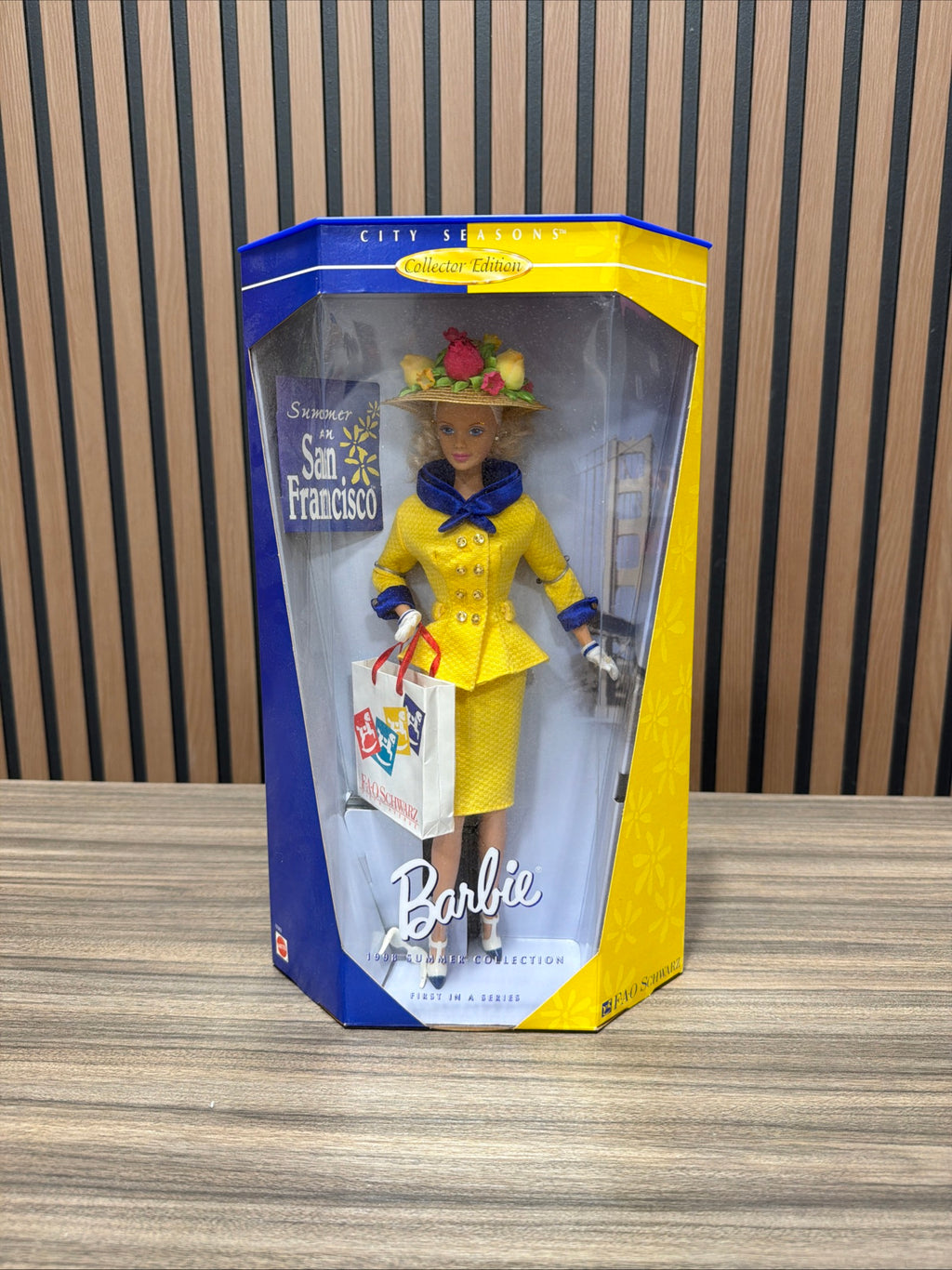Barbie Mattel Summer in San Francisco Orig Box Mattel City Seasons 1998