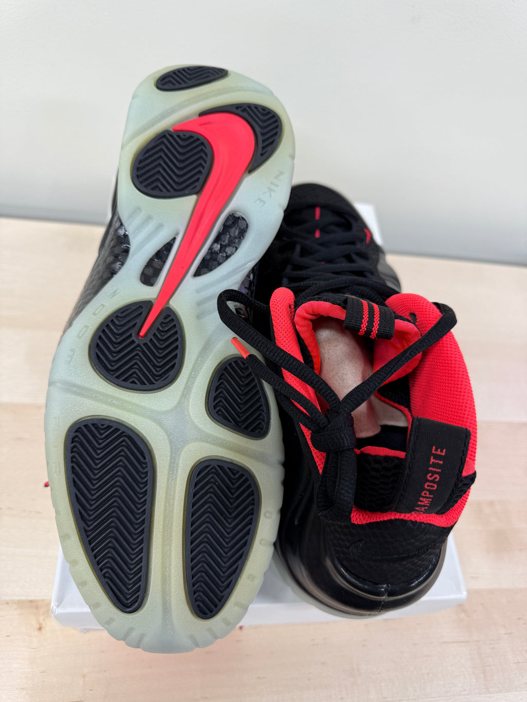 Air Foamposite Yeezy Black/Infrared Sz 11