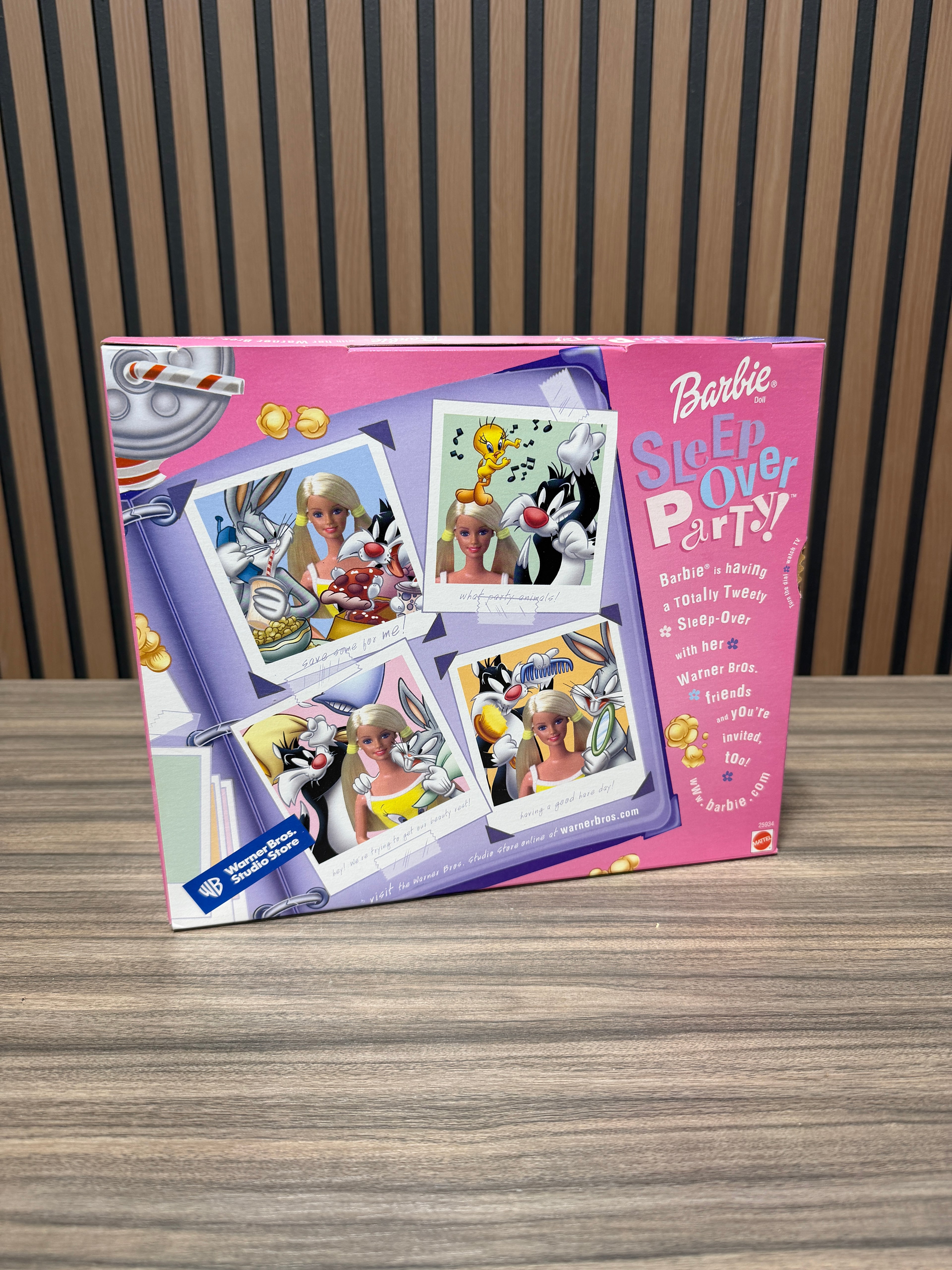 SLEEP OVER PARTY BARBIE Warner Brothers Doll Tweety Looney Tunes #25934 NEW 1999