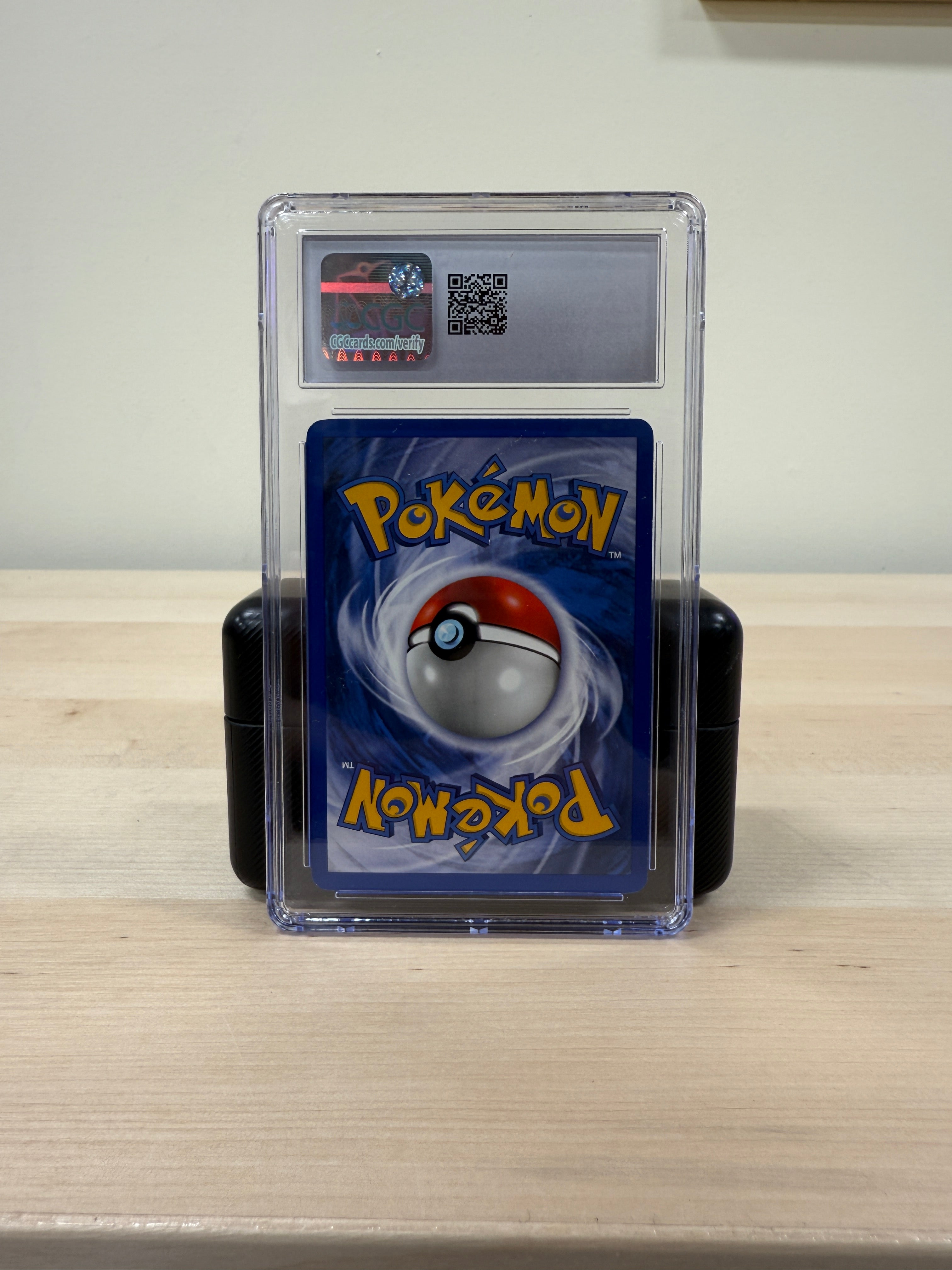 Shelder Fossil unlimited Pokemon Card Grade 8.5