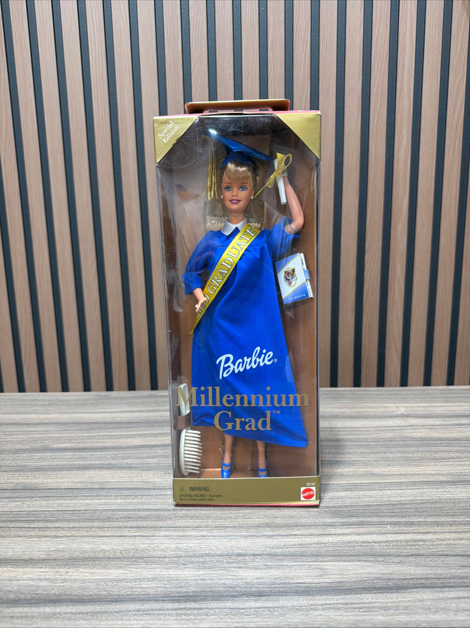 1999 MATTEL MILLENNIUM GRAD 2000 GRADUATE BARBIE ROYAL BLUE GOWN #25707