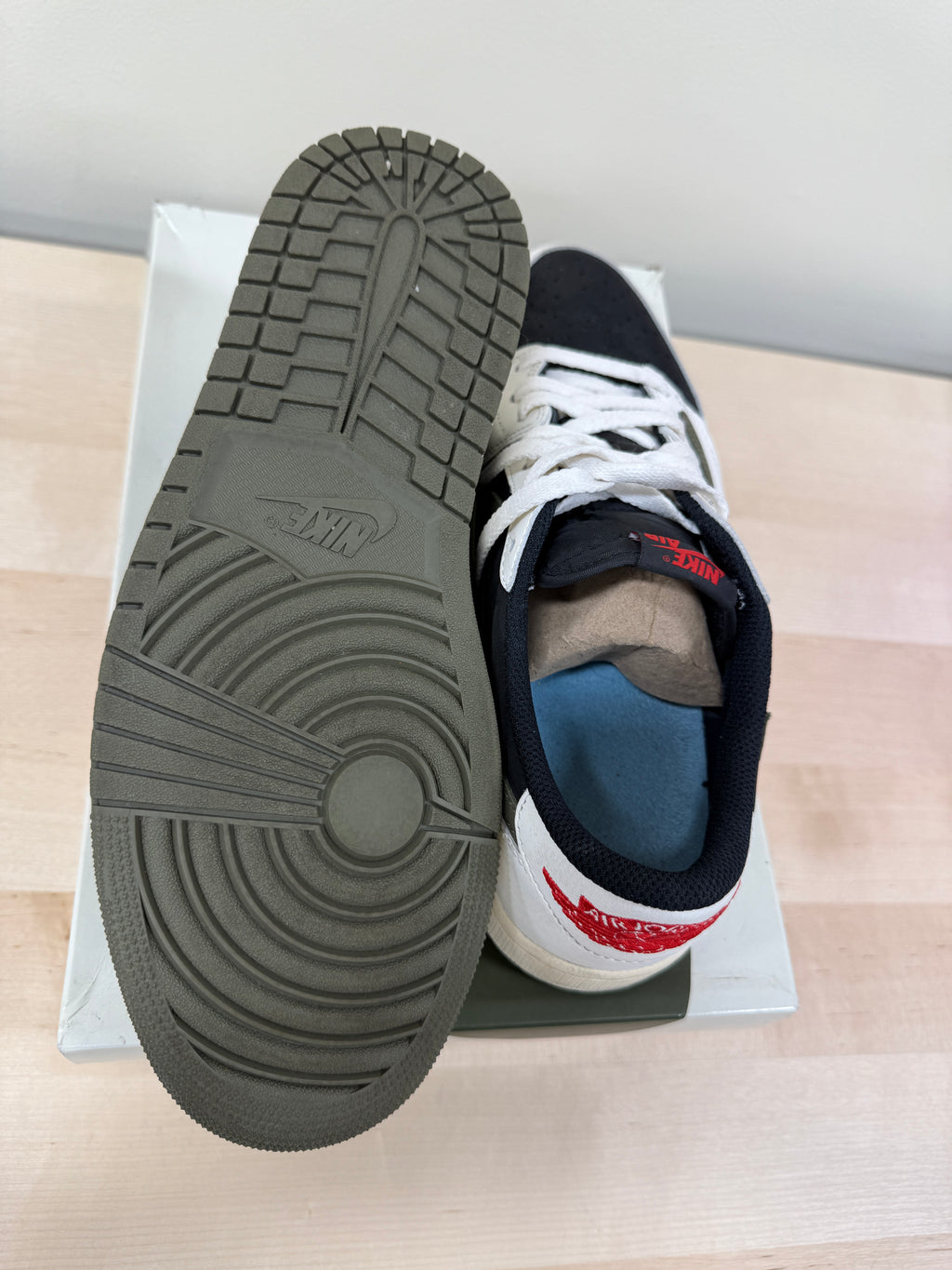Jordan 1 Low Travis Scott Olive Sz Mens 11.5 (13W)