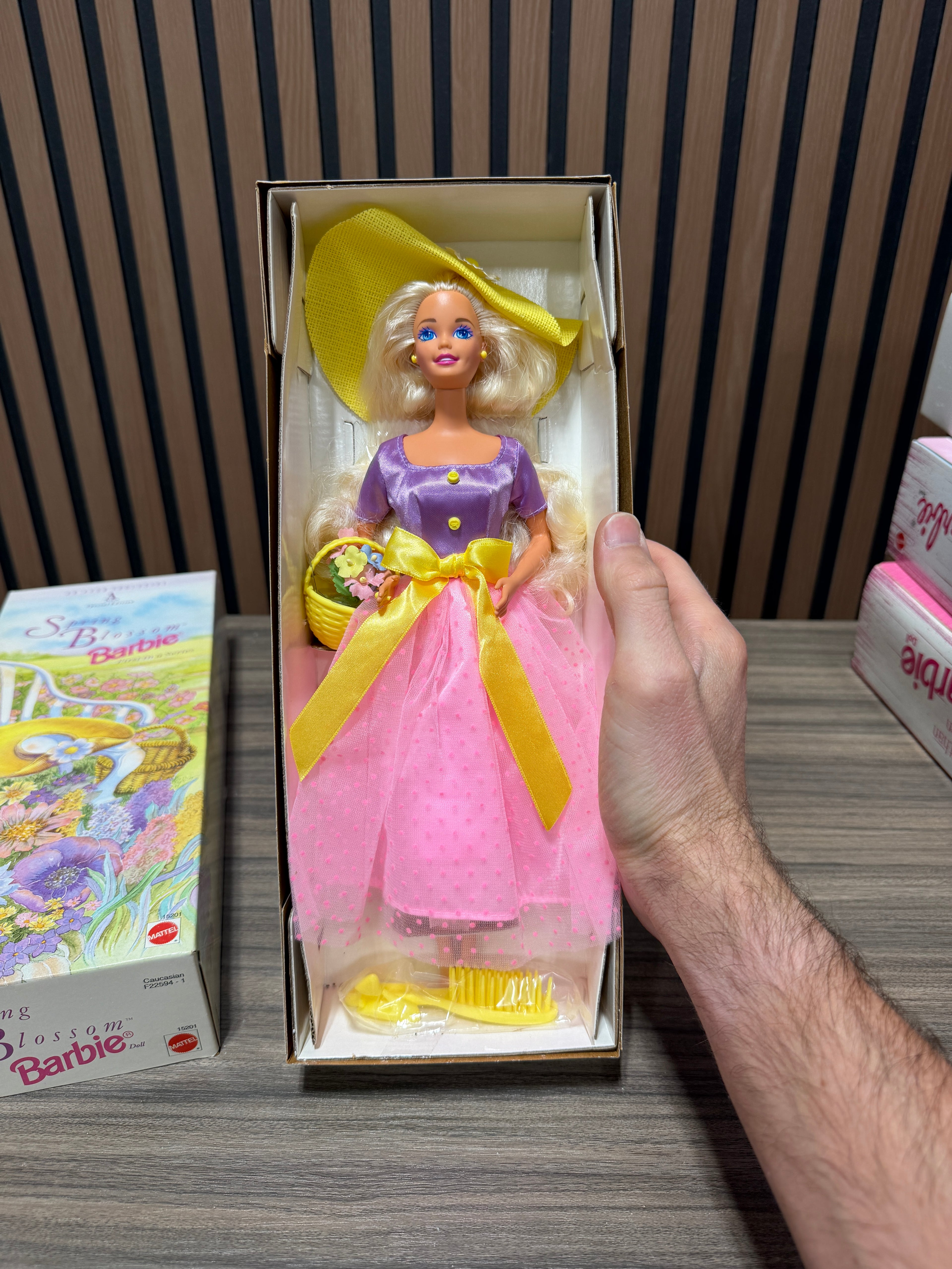 1995 Mattel AVON Special Edition Spring Blossom Barbie Doll 15201