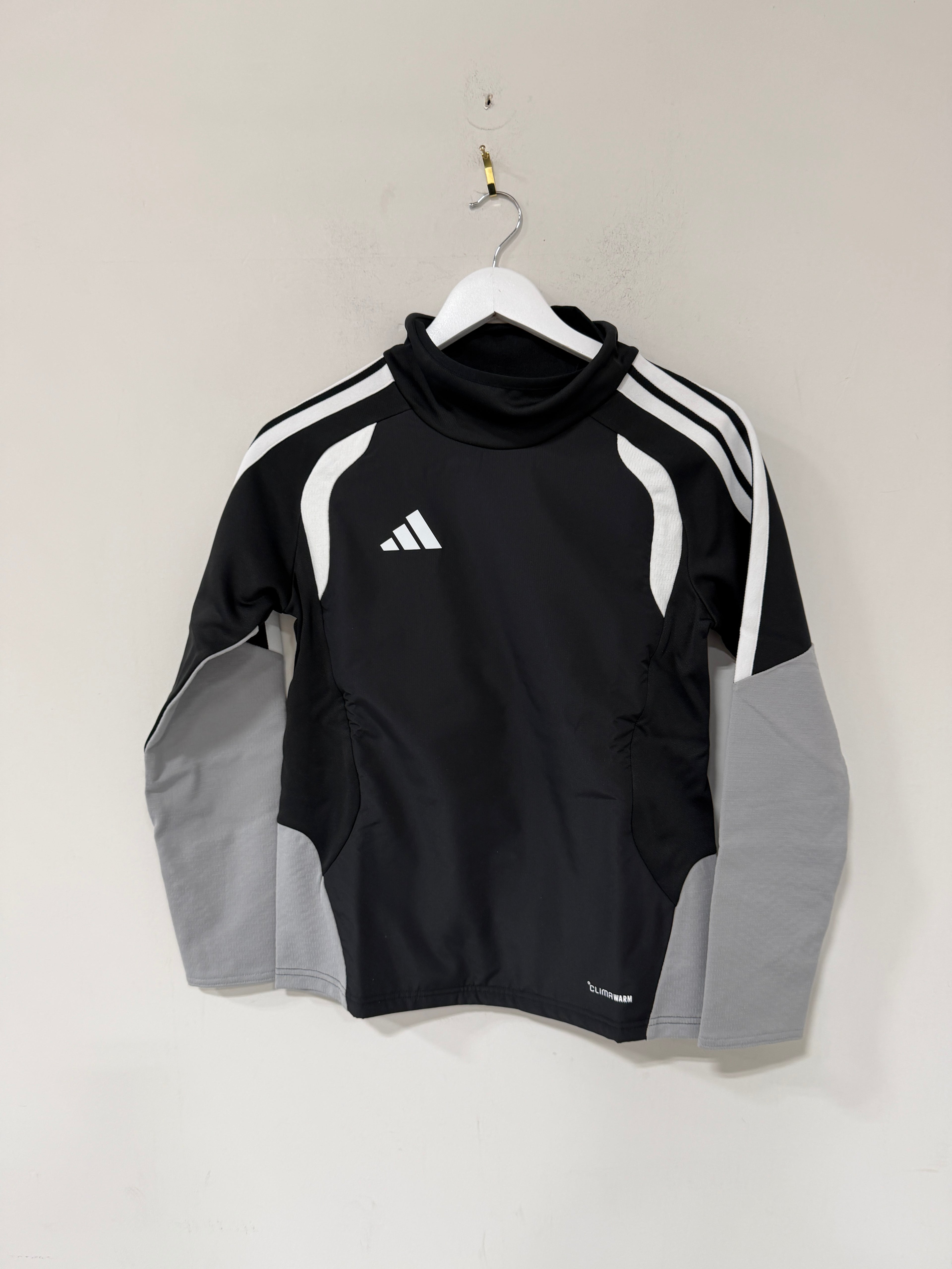 Adidas Tiro 26 Club Wind Top Youth – Black/Light