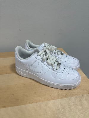 NEW Nike Air Force 1 Low 07 Triple White Leather DD8959-100 Women’s Size 8.5