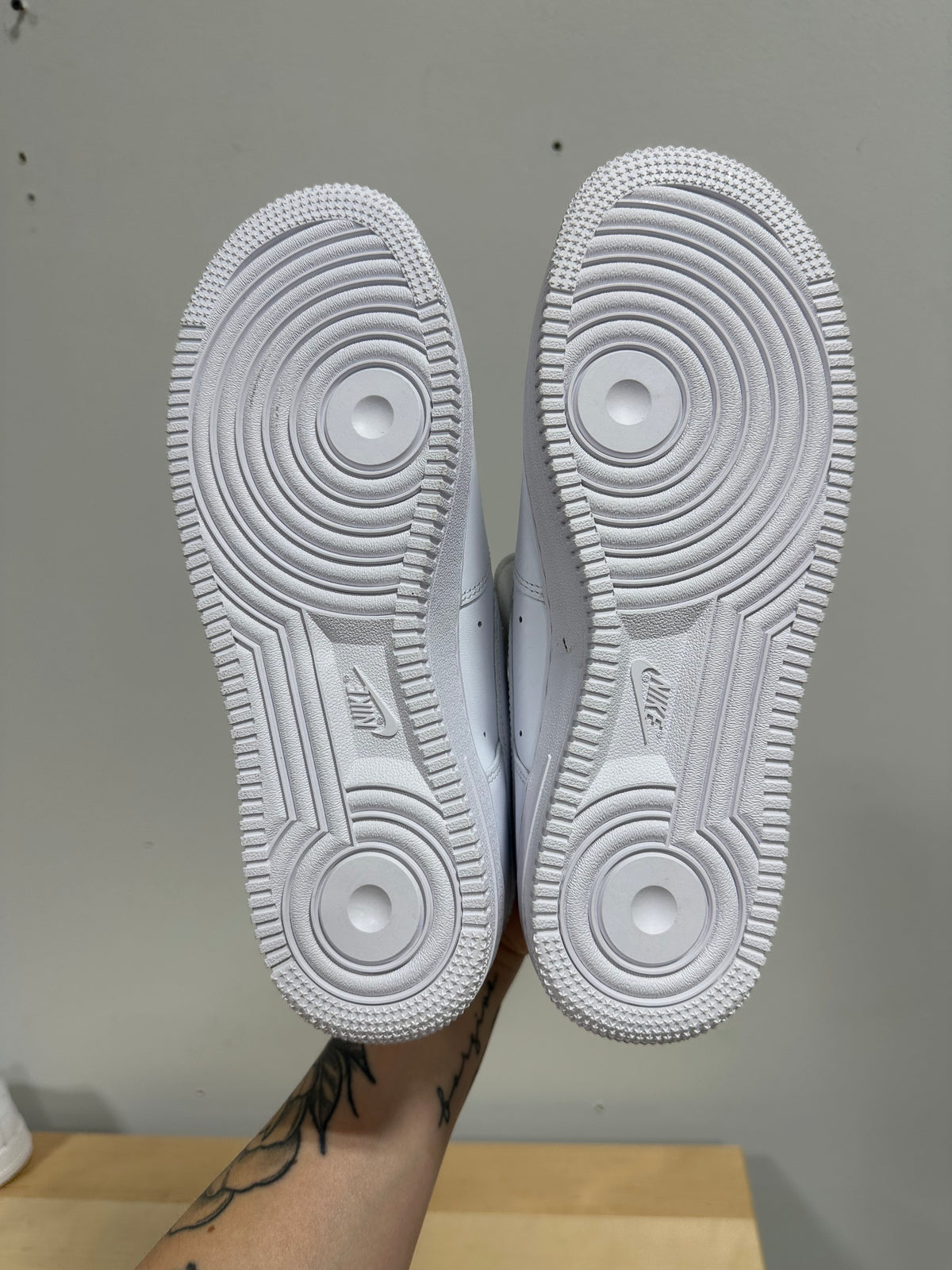 NEW Nike Air Force 1 Low 07 Triple White Leather CW2288-111 Men’s shoes