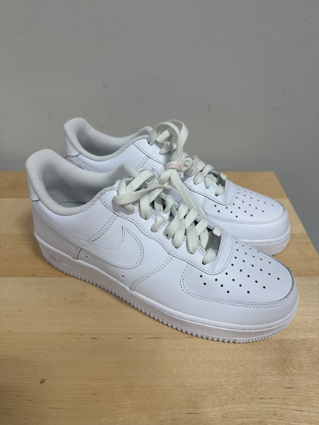 DEFECTS Nike Air Force 1 Low 07 Triple White Leather CW2288-111 Men’s Size 9.5