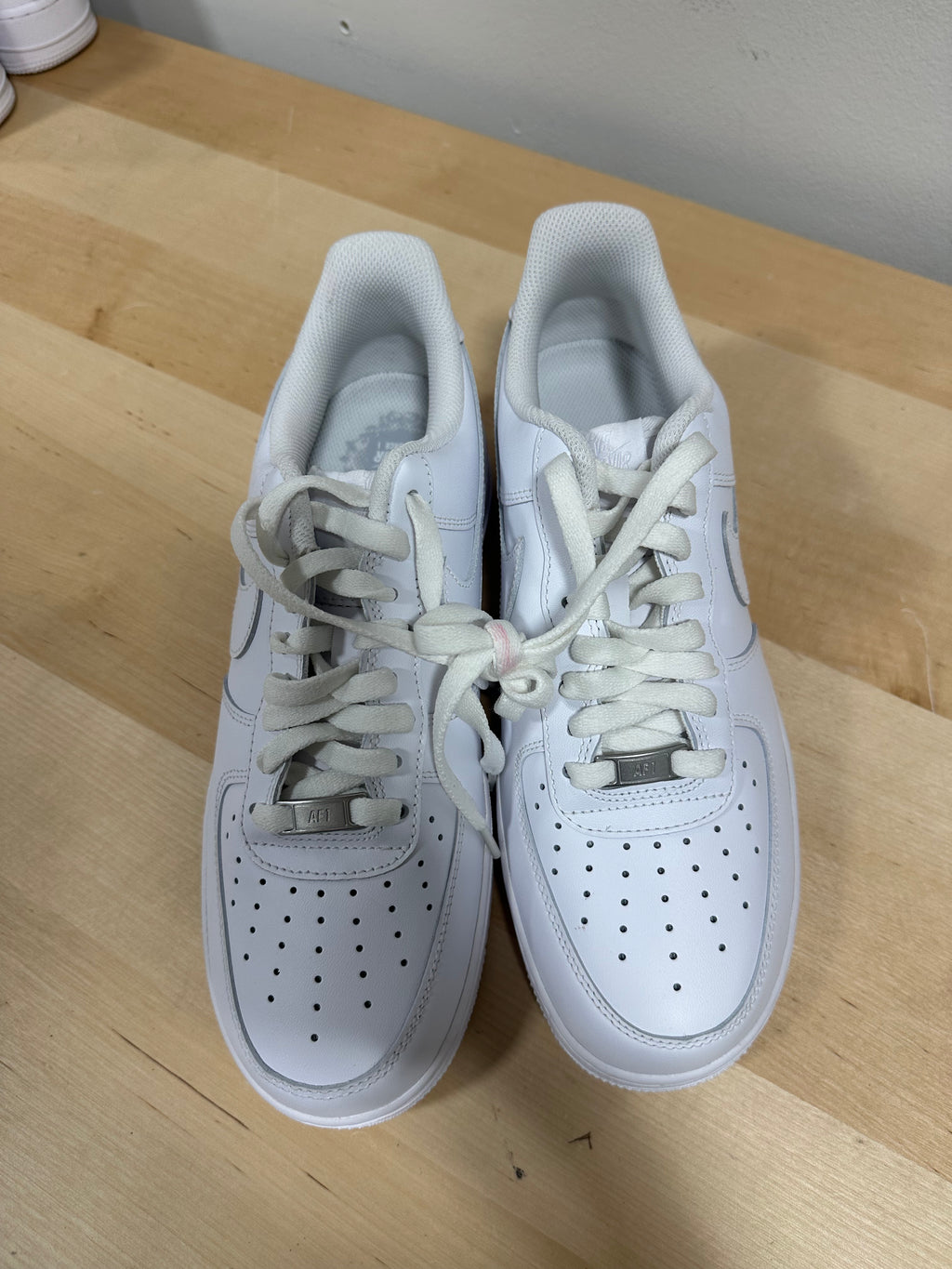 DEFECTS Nike Air Force 1 Low 07 Triple White Leather CW2288-111 Men’s Size 9.5