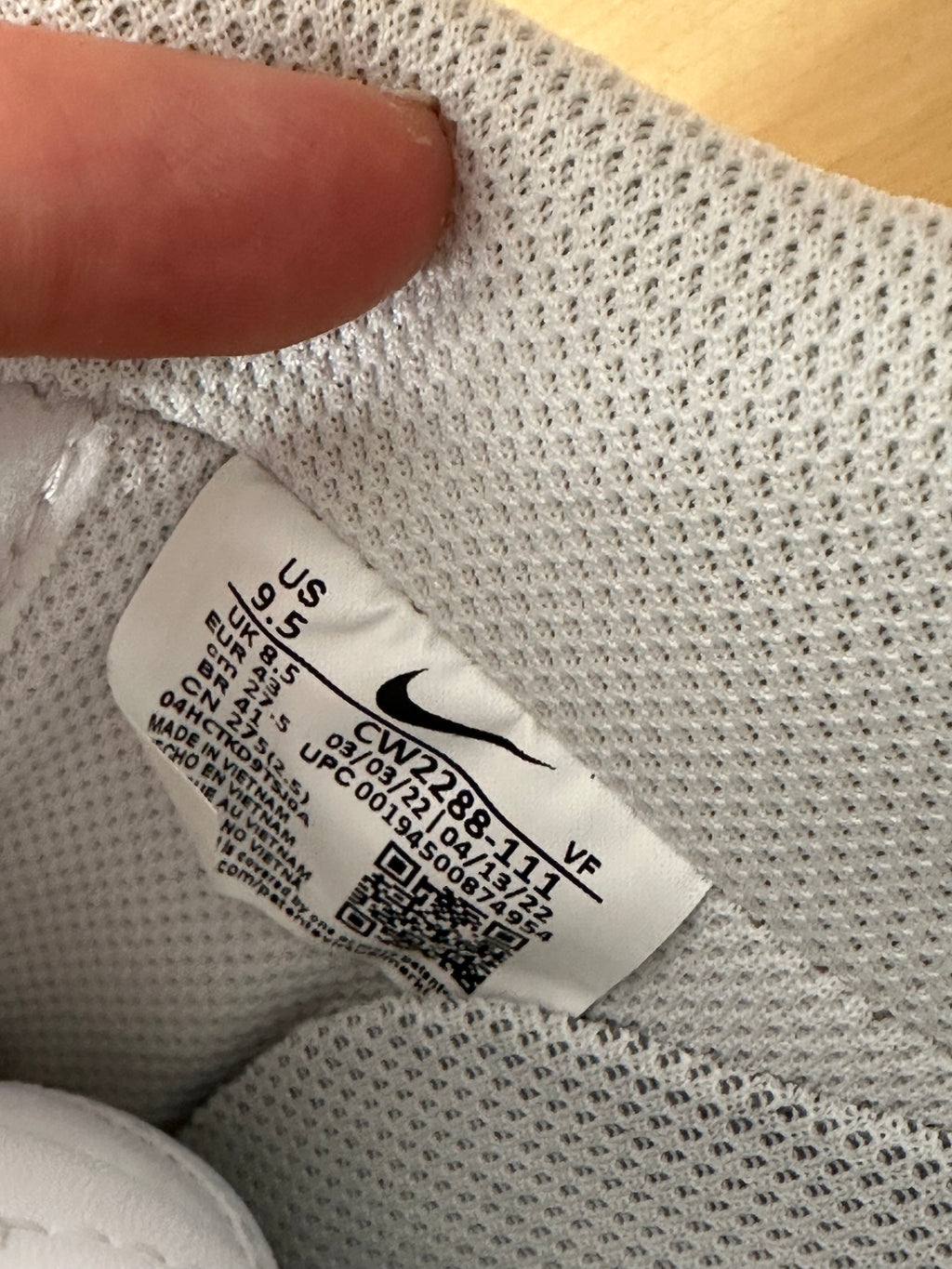 DEFECTS Nike Air Force 1 Low 07 Triple White Leather CW2288-111 Men’s Size 9.5