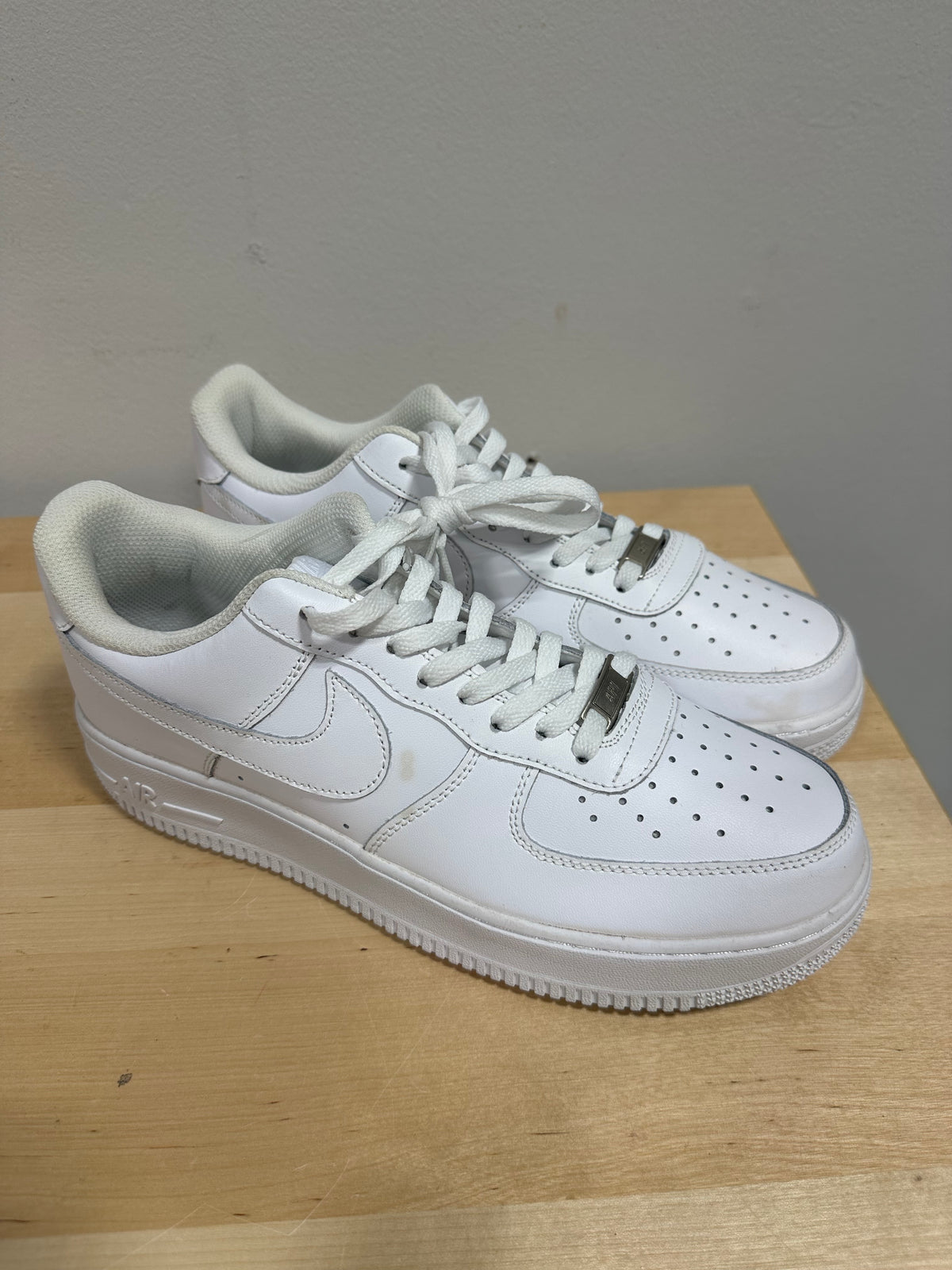 DEFECTS* Nike Air Force 1 Low 07 Triple White CJ0952-100 Men’s Size 9.5