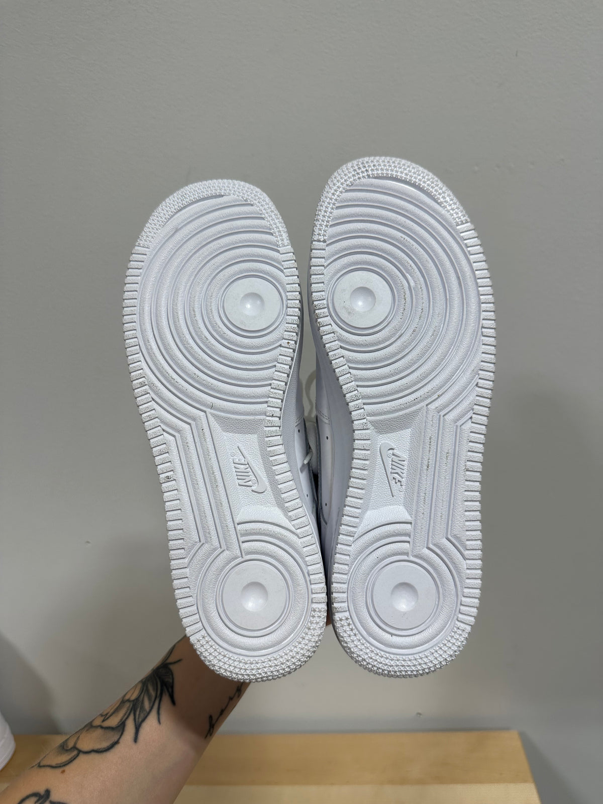 DEFECTS* Nike Air Force 1 Low 07 Triple White CJ0952-100 Men’s Size 9.5