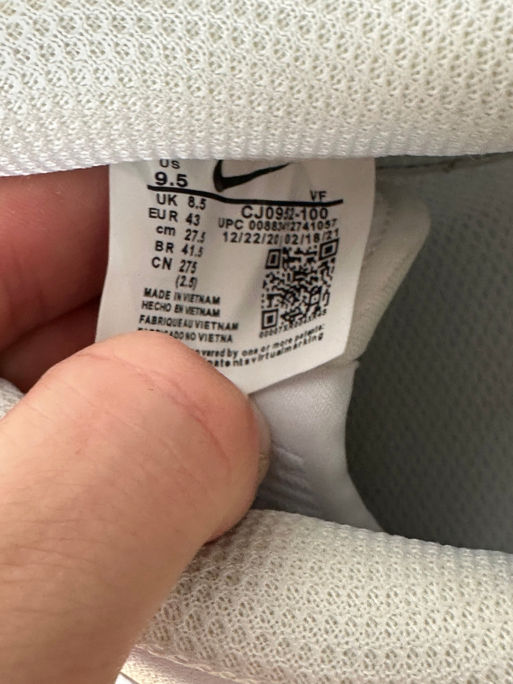 DEFECTS* Nike Air Force 1 Low 07 Triple White CJ0952-100 Men’s Size 9.5