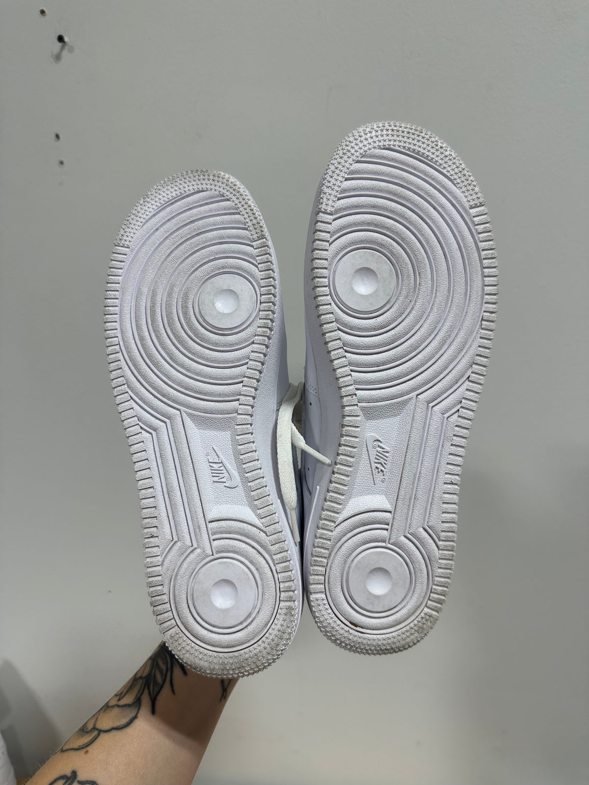 Lightly worn Nike Air Force 1 Low 07 Triple White Leather CW2288-111 Men’s Size 10.5