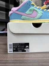 Load image into Gallery viewer, Nike SB Dunk Low Verdy Sz 11.5
