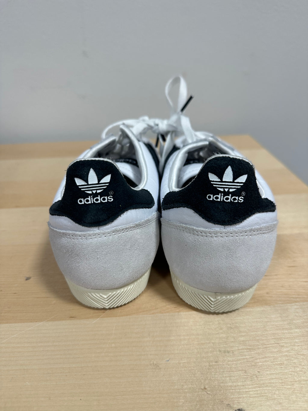 adidas Originals Japan White Core Black Gold Metallic IH5489 Women’s Size 11.5/ Mens Sz 10