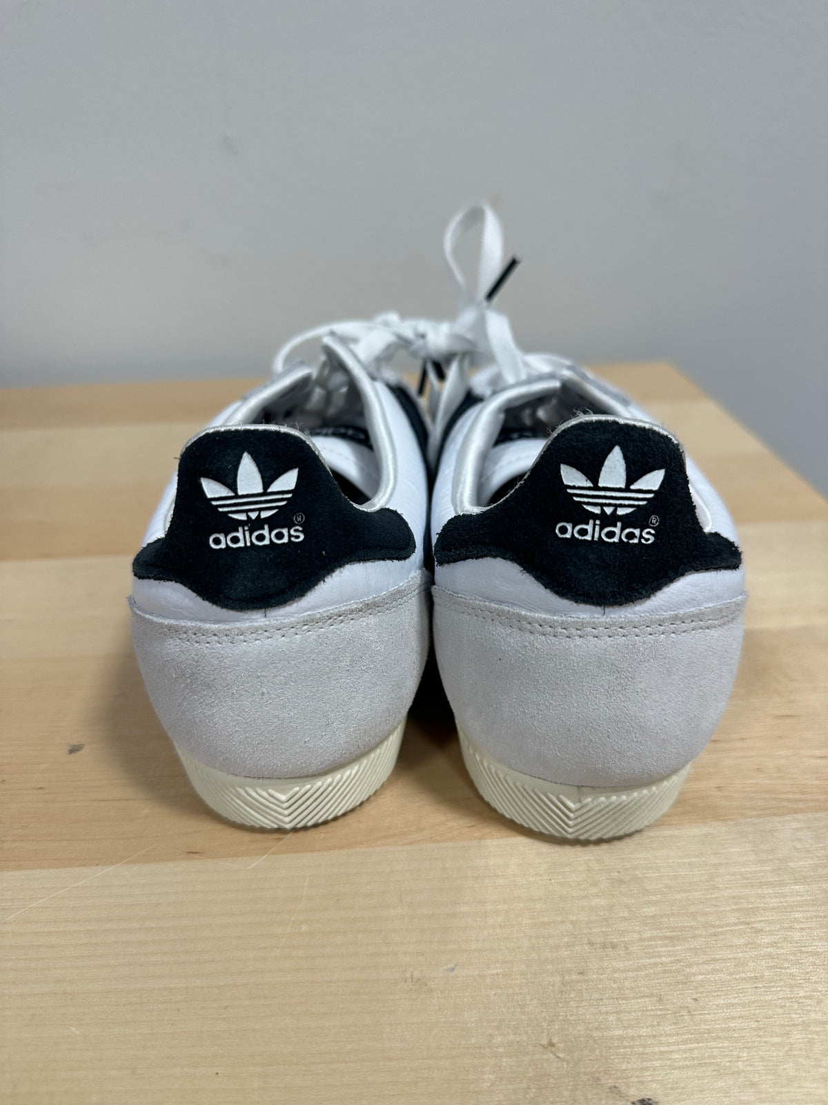 adidas Originals Japan White Core Black Gold Metallic IH5489 Women’s Size 11.5/ Mens Sz 10