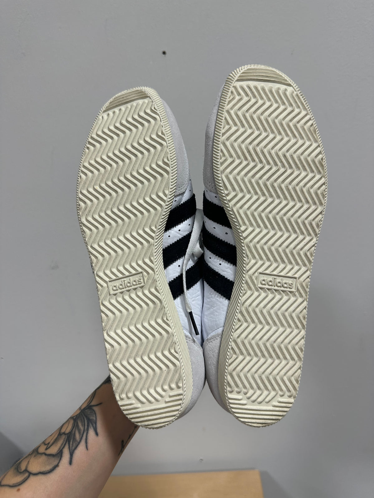 adidas Originals Japan White Core Black Gold Metallic IH5489 Women’s Size 11.5/ Mens Sz 10