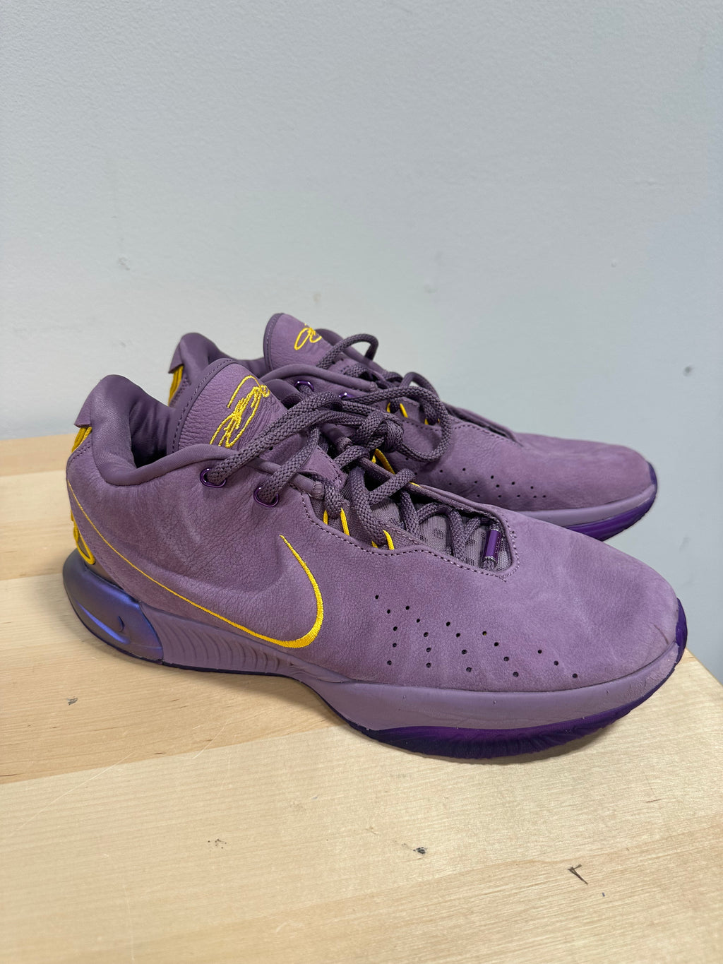Nike LeBron 21 XXI Freshwater Purple Rain Violet Dust Gold FV2345-500 Men’s Size 10