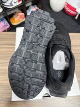 Load image into Gallery viewer, ALO Runner Black Sz 11.5
