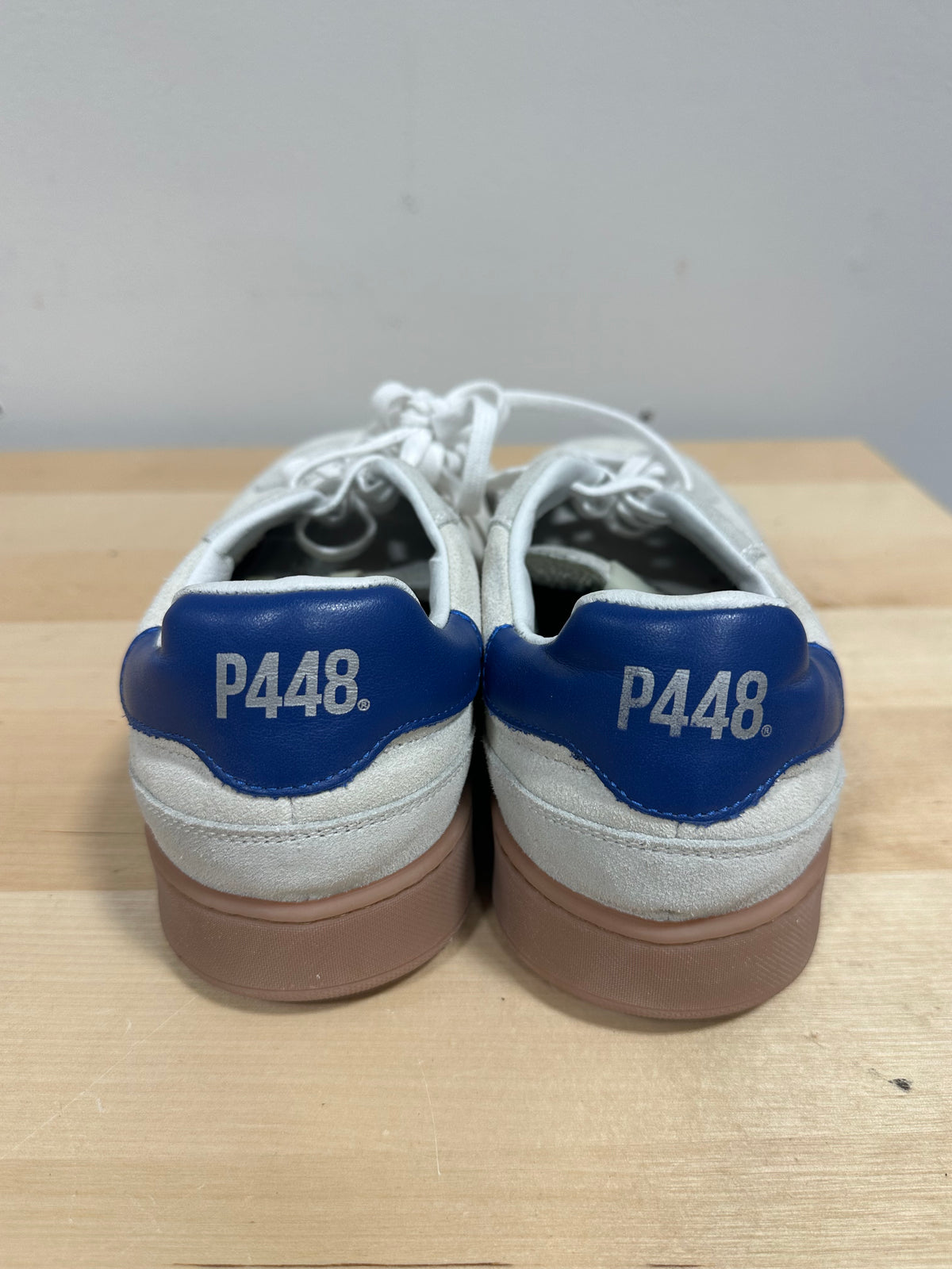 P448 Bali Off White Grey Suede Blue Leather Heel Gum Sole Men’s Size 11 / EU 44